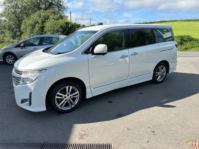 NISSAN ELGRAND