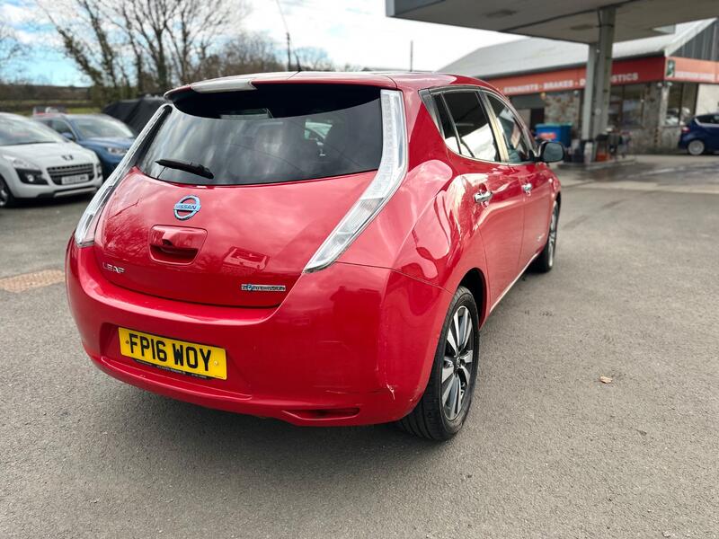 NISSAN LEAF