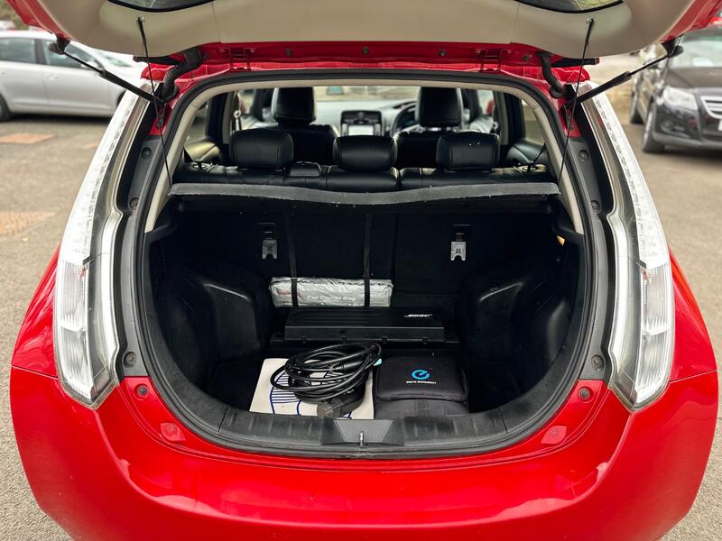 NISSAN LEAF