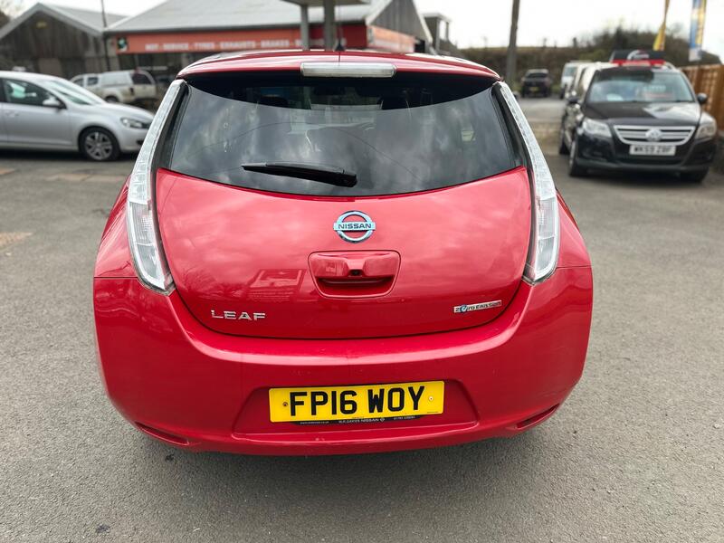 NISSAN LEAF