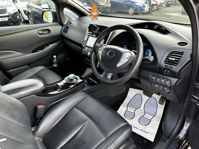 NISSAN LEAF